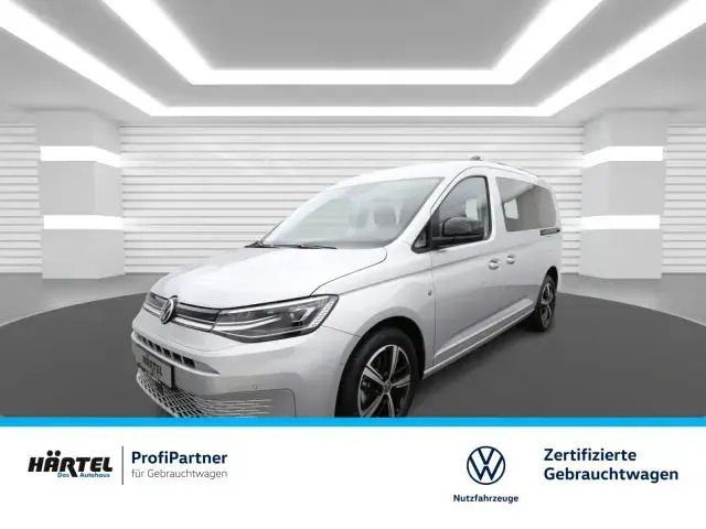 Reflexsilber (silver), metallic Gebraucht 2024 VW Caddy Maxi Style Van / Kleinbus | 47.500 € (Teuer) - Bild 1/4
