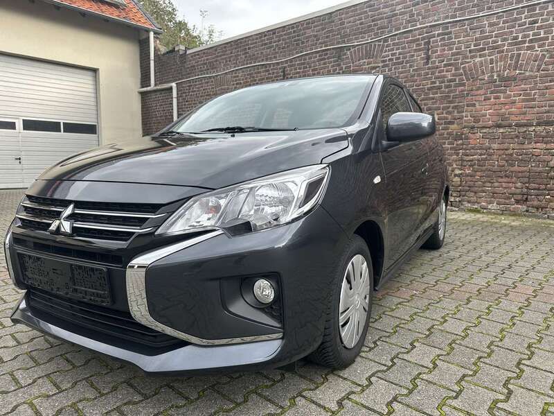 Grau Gebraucht 2023 Mitsubishi Space Star Select Limousine | 12.499 € (Fairer Preis) - Bild 1/4