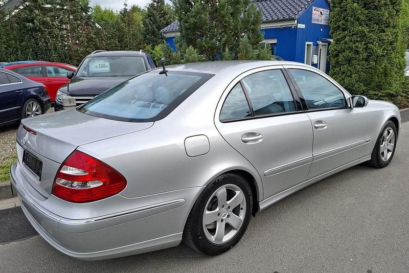Gebraucht Mercedes E200 Avantgarde 163 PS (119 kW) 2004 Silber Limousine