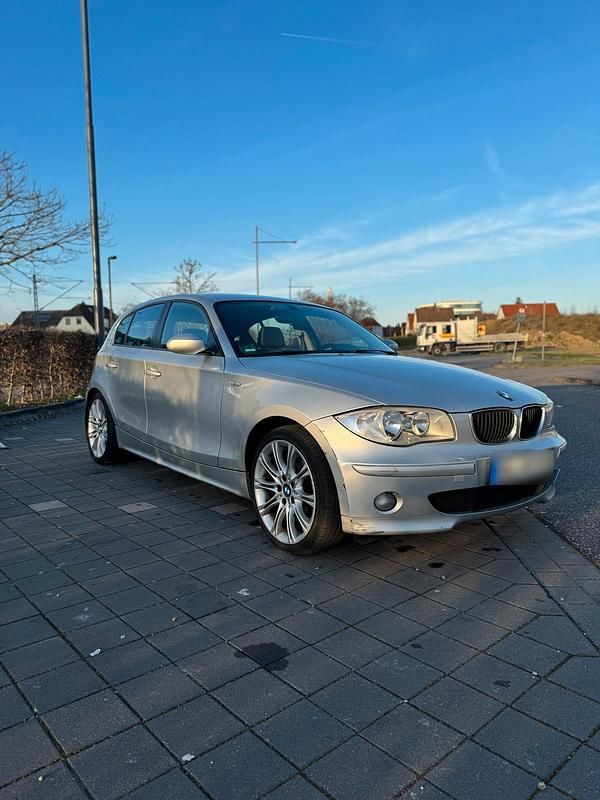 Gebraucht BMW 118 122 PS (89 kW) 2005 Silber Kleinwagen