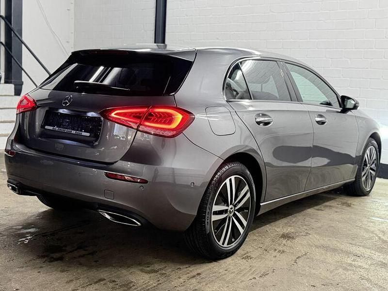 Gebraucht Mercedes A250 Progressive 160 PS (117 kW) 2022 Mountaingrau  met. Limousine