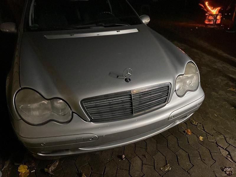 Gebraucht Mercedes C270 170 PS (125 kW) 2002 Grau Kombi