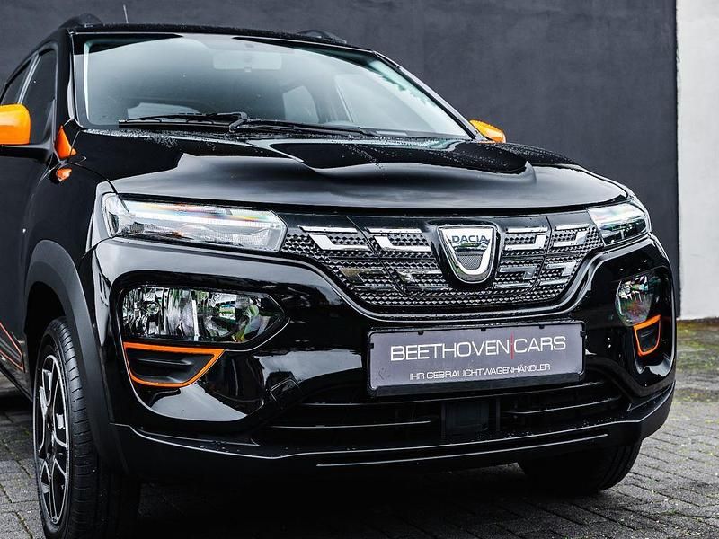 Gebraucht Dacia Spring Comfort Plus 33 kW (45 PS) 2022 Schwarz Kleinwagen