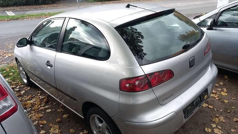 Gebraucht Seat Ibiza 75 PS (55 kW) 2004 Silber Limousine