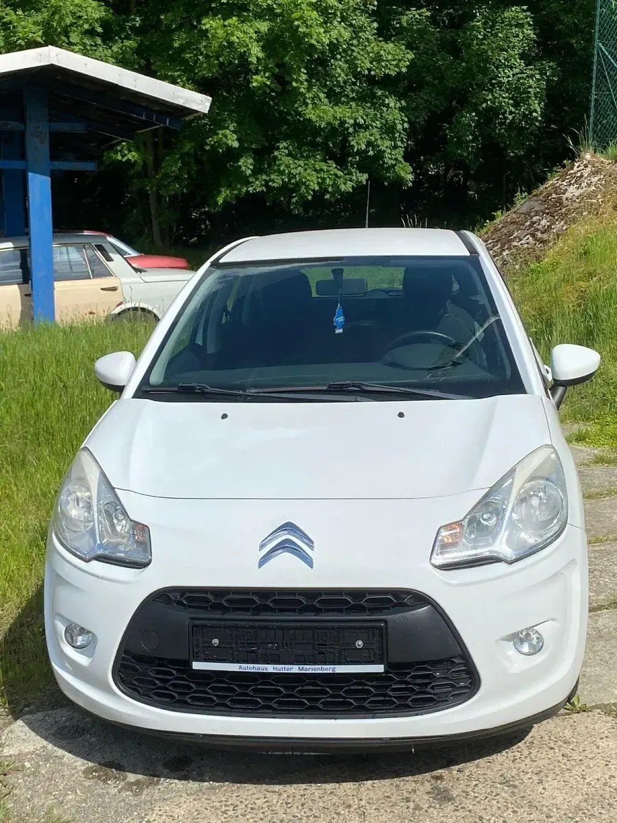 Gebraucht Citroën C3 73 PS (53 kW) 2010 Weiß Kleinwagen