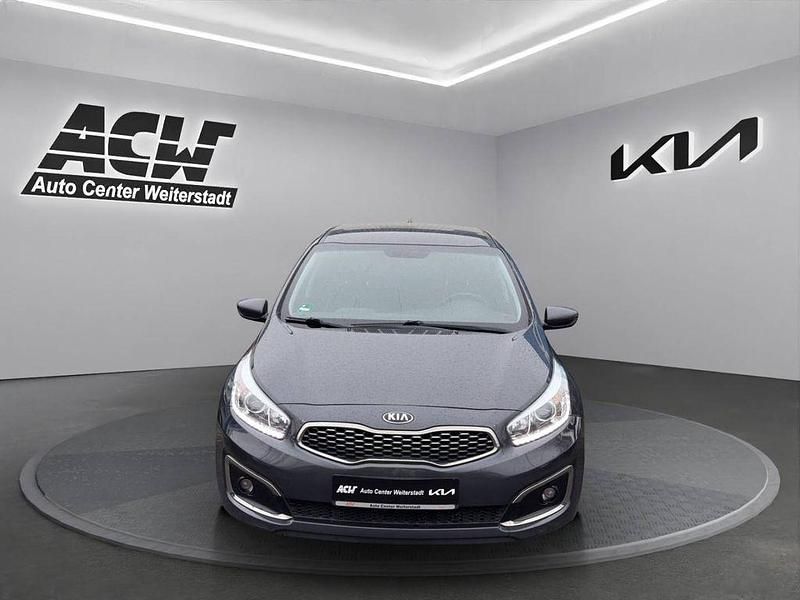 Gebraucht Kia Ceed DREAM-TEAM Edition 101 PS (74 kW) 2018 Grau Kleinwagen