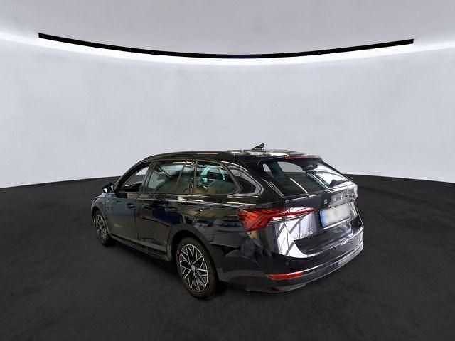 Gebraucht Skoda Octavia Clever 150 PS (110 kW) 2022 Blackmagic perleffekt (metallic) Kombi