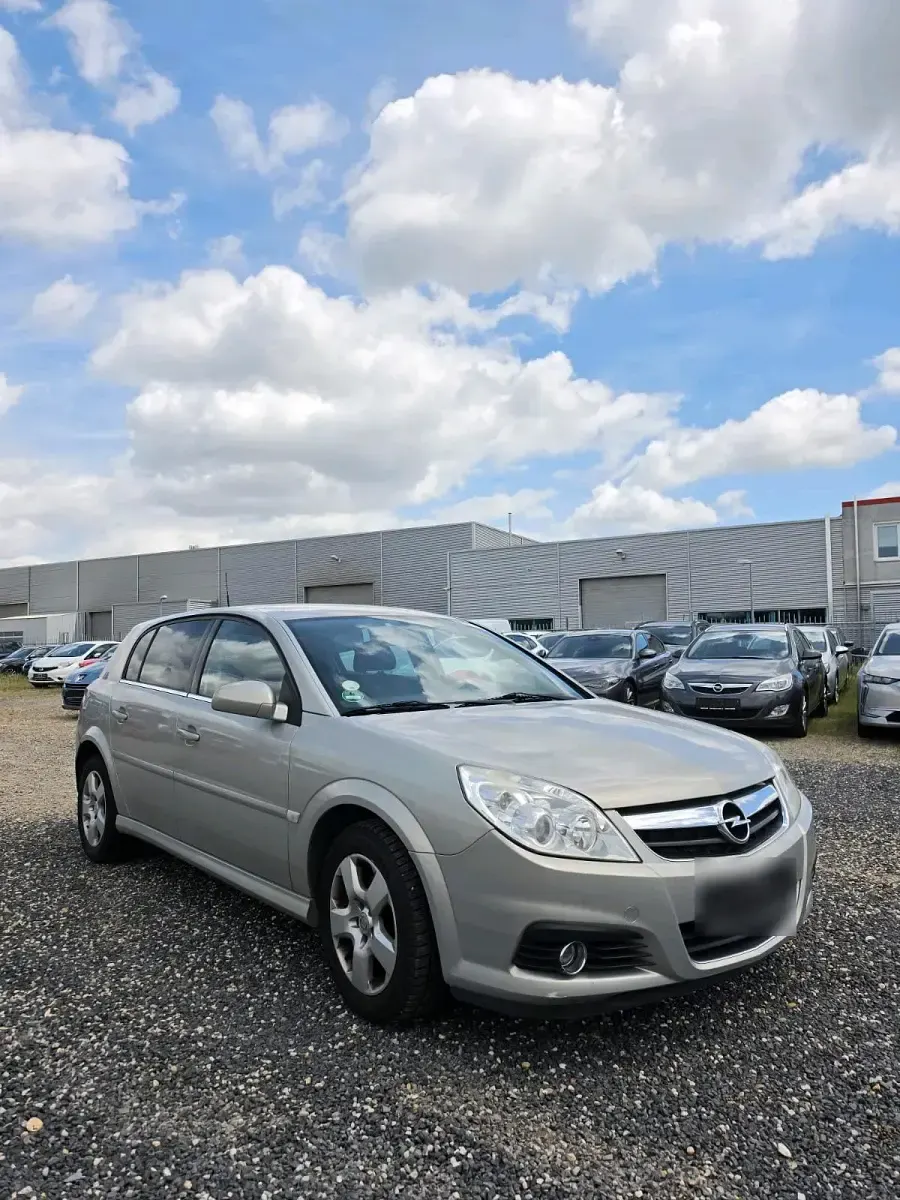 Gebraucht Opel Signum 101 PS (74 kW) 2007 Beige Kleinwagen
