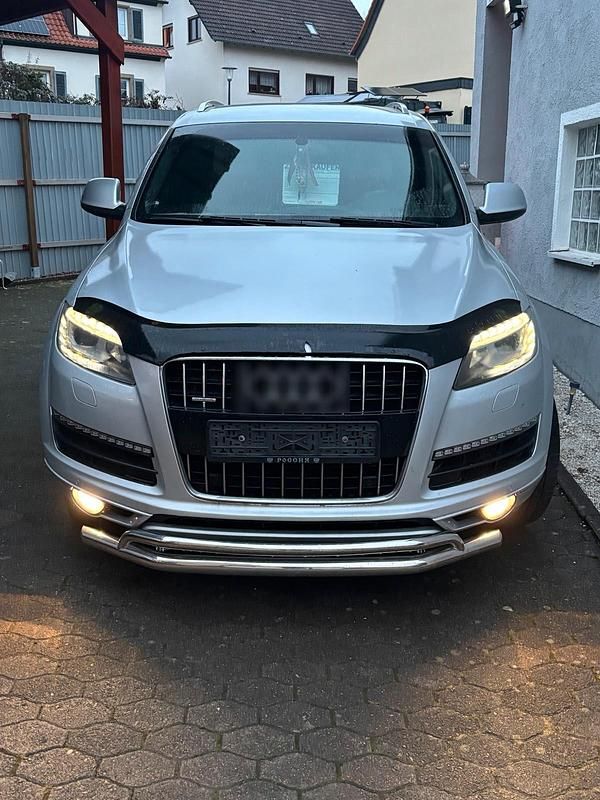 Silber Gebraucht 2011 Audi Q7 S-Line SUV | 12.800 € (Etwas zu teuer) - Bild 1/4