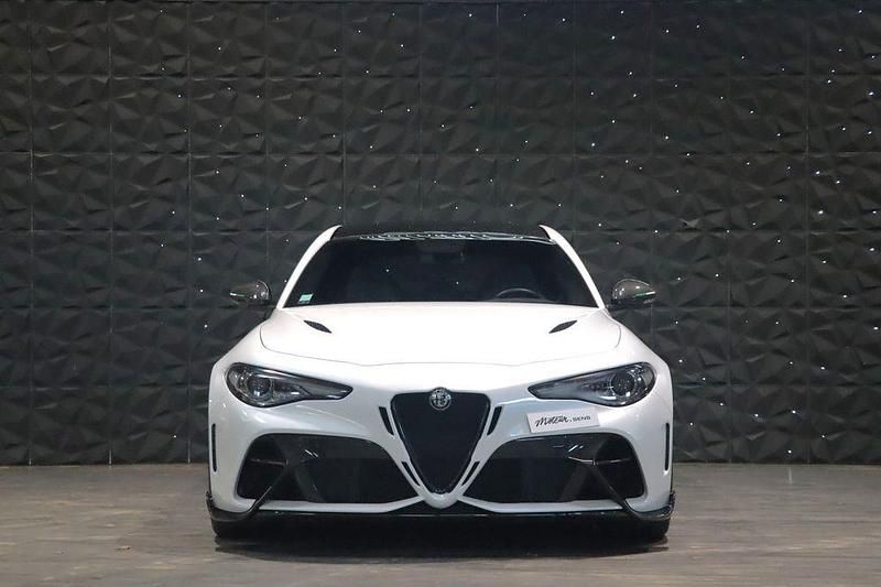 Gebraucht Alfa Romeo Giulia Quadrifoglio 519 PS (381 kW) 2021 Weiß Limousine