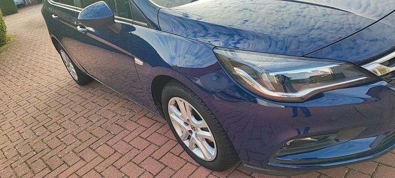 Gebraucht Opel Astra Selection 105 PS (77 kW) 2016 Blau Kombi