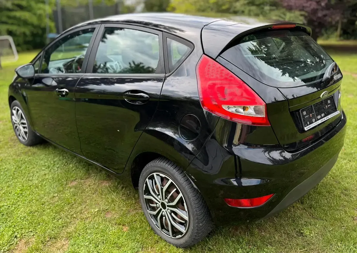 Gebraucht Ford Fiesta 82 PS (60 kW) 2011 Schwarz Coupé