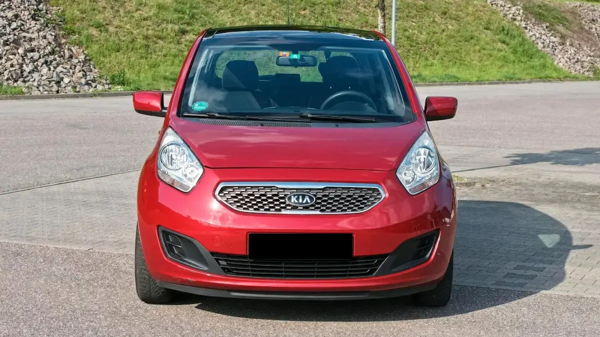 Gebraucht Kia Venga Edition 7 90 PS (66 kW) 2012 Rot Kleinwagen
