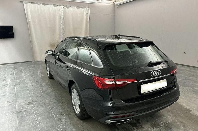Gebraucht Audi A4 Sport 163 PS (119 kW) 2021 Schwarz Kombi