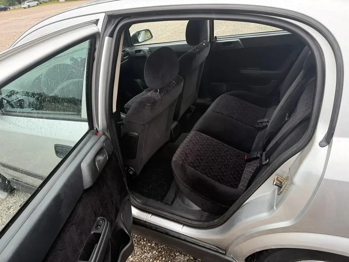 Gebraucht Opel Astra 136 PS (100 kW) 1998 Grau Limousine
