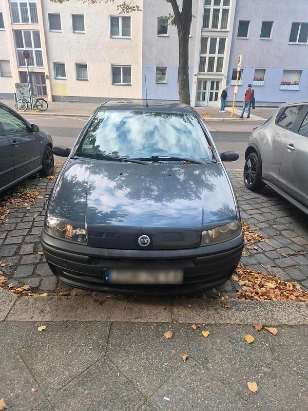 Grau Gebraucht 2001 Fiat Punto Kleinwagen | 800 € (Fairer Preis) - Bild 1/4