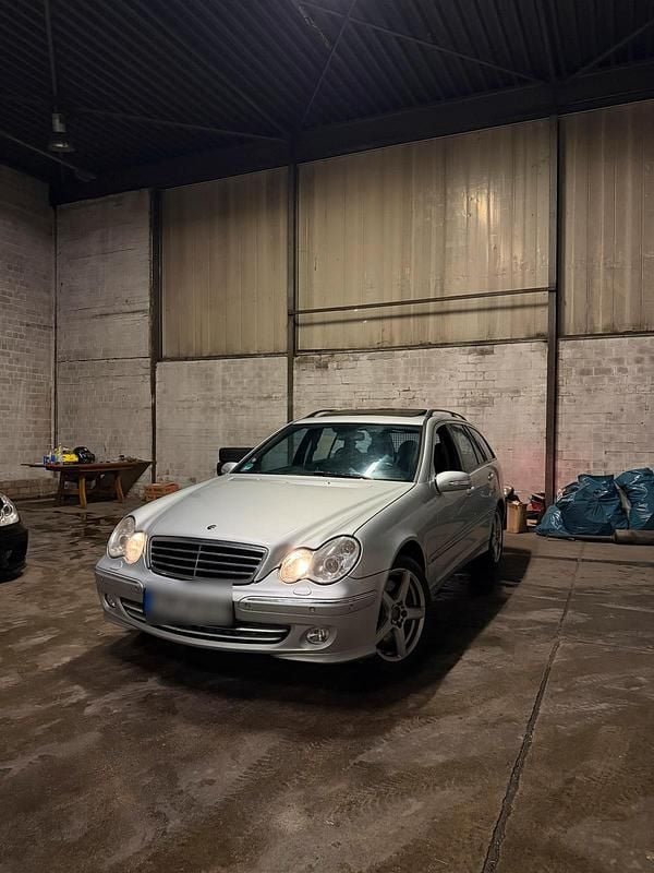 Silber Gebraucht 2006 Mercedes C320 Kombi | 2.790 € (Guter Preis) - Bild 1/4