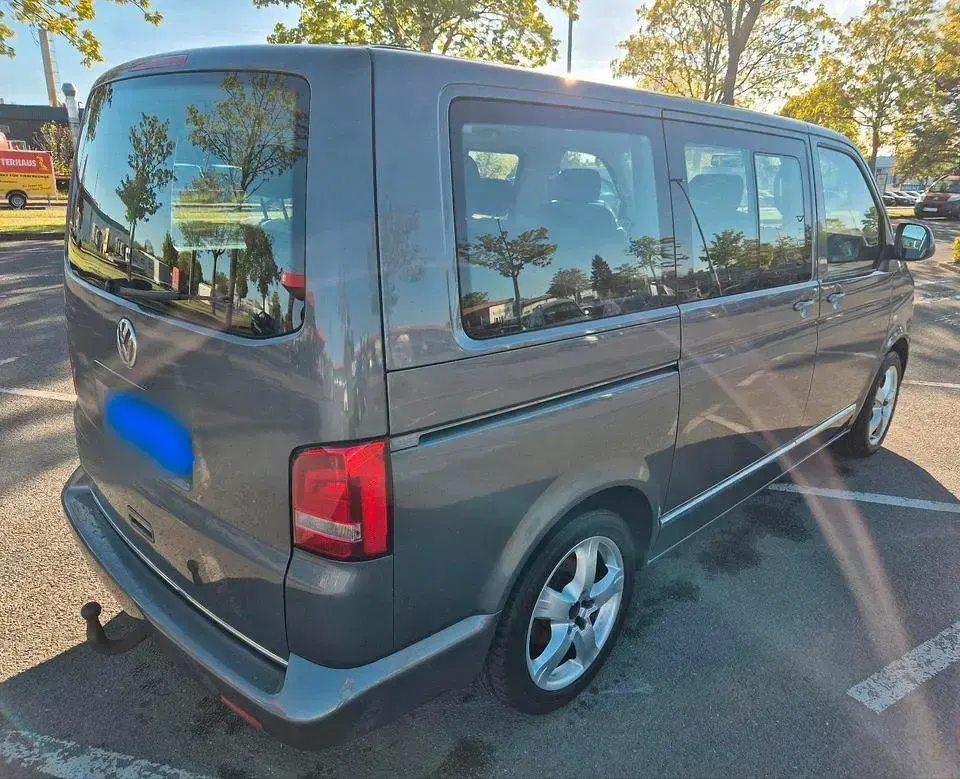 Gebraucht VW T5 Startline 140 PS (102 kW) 2011 Grau Van