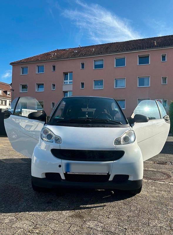 Weiß Gebraucht 2009 Smart ForTwo Coupé Coupé | 7.000 € - Bild 1/4