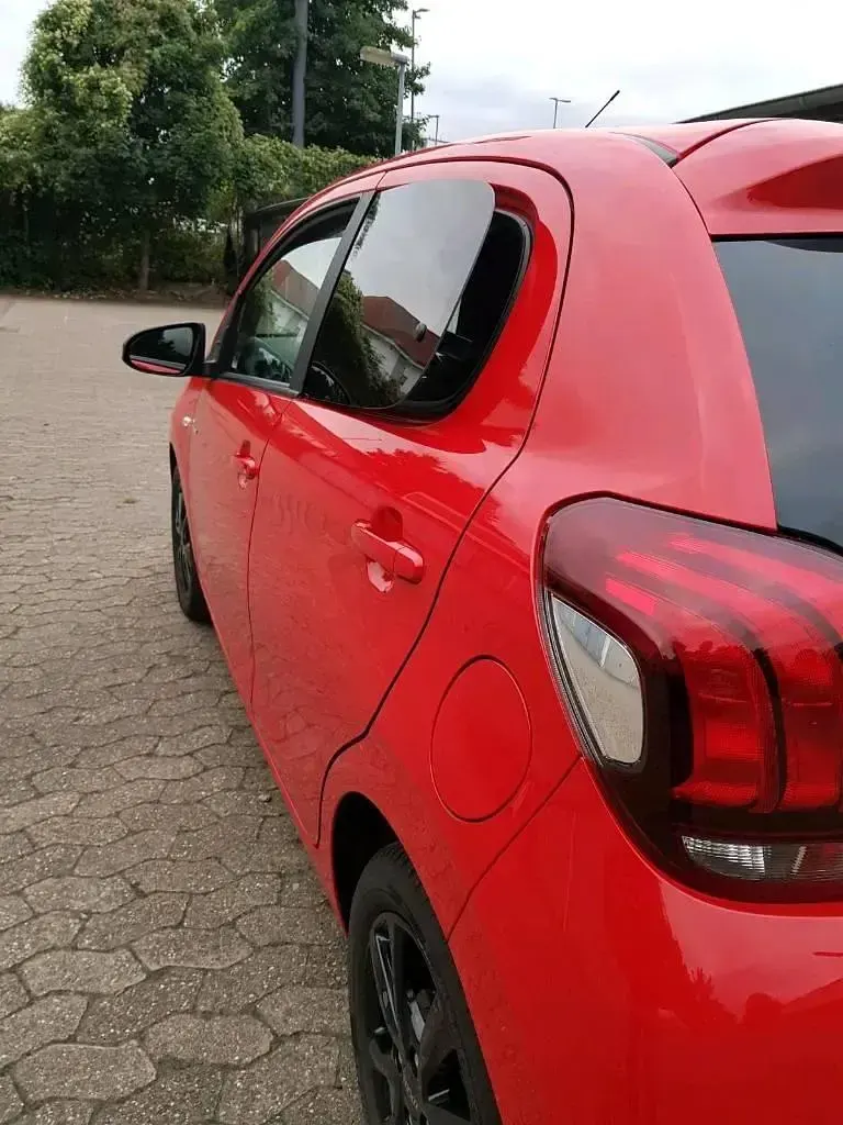 Gebraucht Peugeot 108 Style 72 PS (52 kW) 2021 Rot Limousine