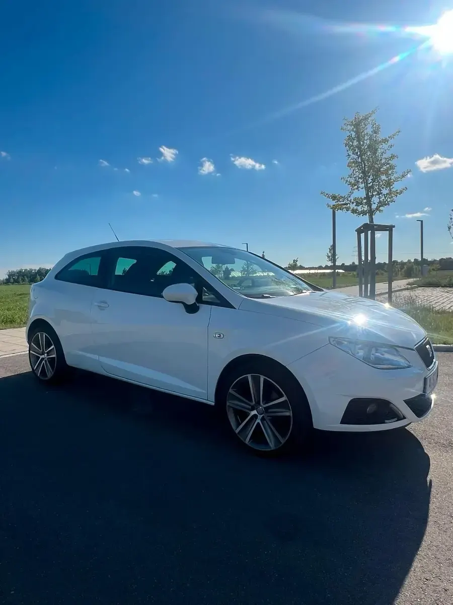 Gebraucht Seat Ibiza 105 PS (77 kW) 2010 Weiß Coupé