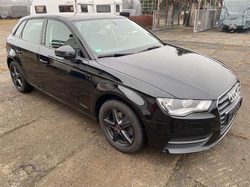 Gebraucht Audi A3 Ambiente 110 PS (80 kW) 2014 Schwarz Limousine