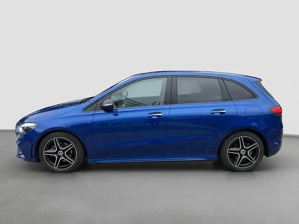 Gebraucht Mercedes 200 AMG 150 PS (110 kW) 2024 Metalliclack spektralblau (metallic) Limousine