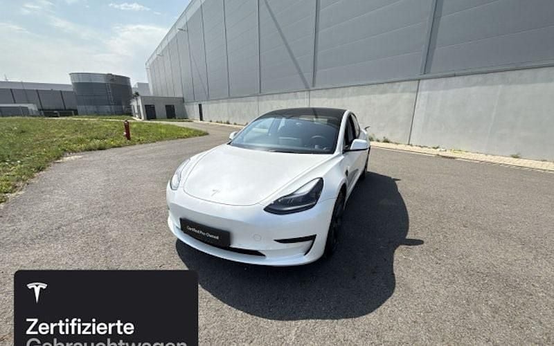 Weiß Gebraucht 2021 Tesla Model 3 Limousine | 26.300 € - Bild 1/4