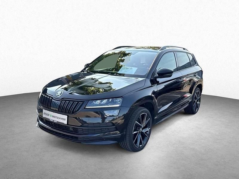 Blackmagicperleffekt Gebraucht 2021 Skoda Karoq SportLine SUV | 28.950 € (Fairer Preis) - Bild 1/4