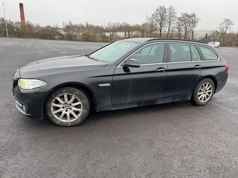 Schwarz Gebraucht 2014 BMW 520 Kombi | 6.700 € (Guter Preis) - Bild 1/3
