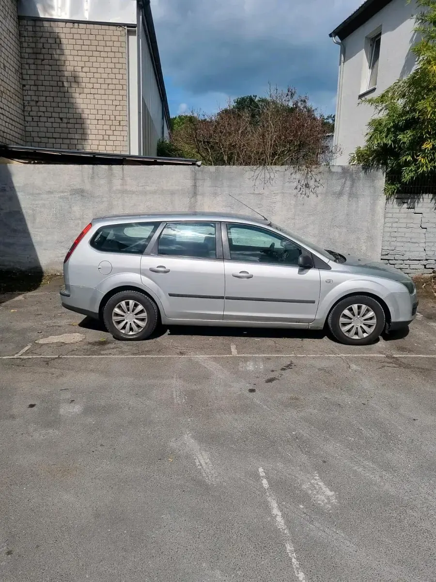 Gebraucht Ford Focus 101 PS (74 kW) 2005 Silber Kombi