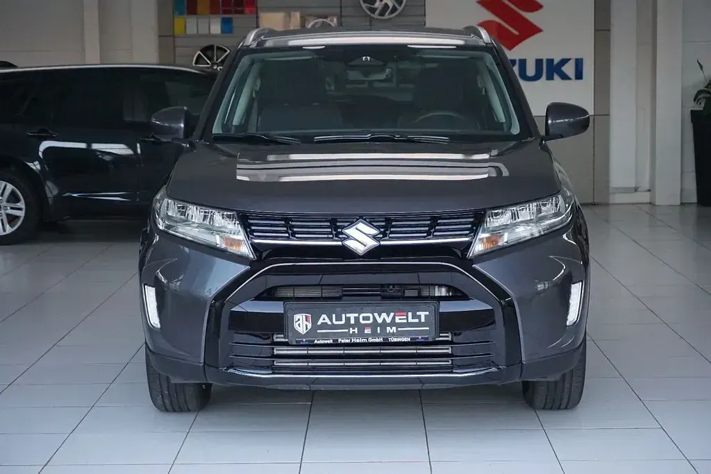 Neu Suzuki Vitara Club 110 PS (80 kW) 2026 Grau SUV