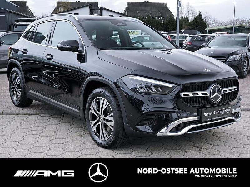 Gebraucht Mercedes GLA200 Progressive 150 PS (110 kW) 2025 Metalliclack kosmosschwarz SUV