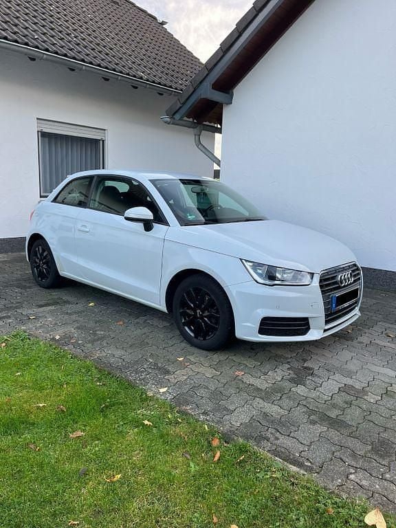 Gebraucht Audi A1 Ambiente 90 PS (66 kW) 2016 Weiß Kleinwagen