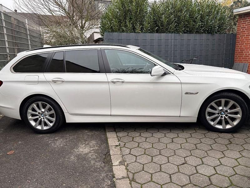 Weiß Gebraucht 2012 BMW 528 Kombi | 13.800 € (Teuer) - Bild 1/4