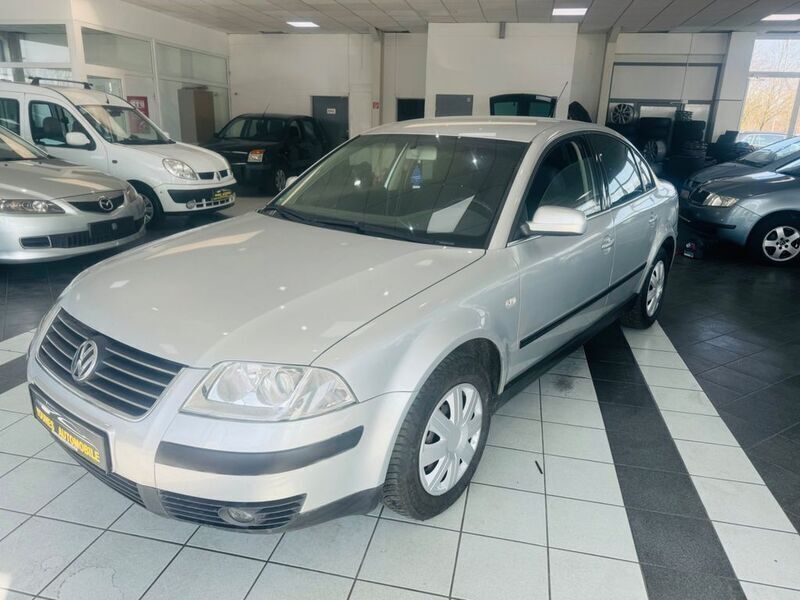 Silber Gebraucht 2003 VW Passat Comfortline Limousine | 2.799 € (Etwas zu teuer) - Bild 1/4