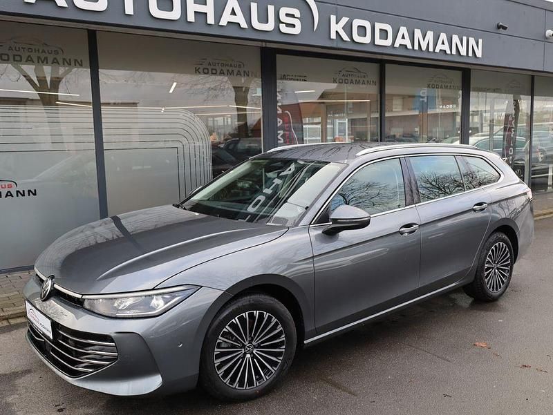 Gebraucht VW Passat 150 PS (110 kW) 2025 Grau Kombi