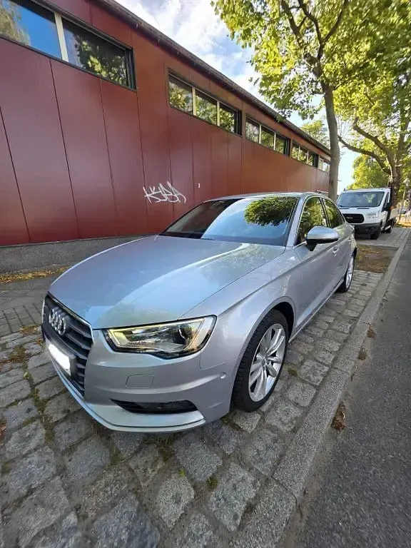 Gebraucht Audi A3 Ambiente 150 PS (110 kW) 2016 Silber Limousine