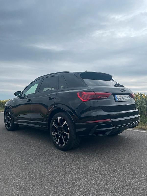 Gebraucht Audi Q3 S-Line 190 PS (139 kW) 2020 Schwarz SUV