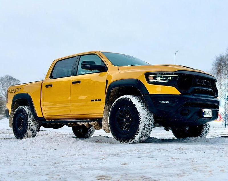Second-hand Dodge Ram 712 CP (523 kW) 2023 Galben Pickup