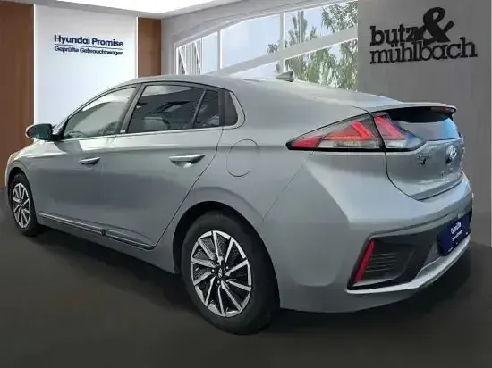 Gebraucht Hyundai Ioniq Prime 100 kW (136 PS) 2021 Typhoon silver (metallic) Kleinwagen