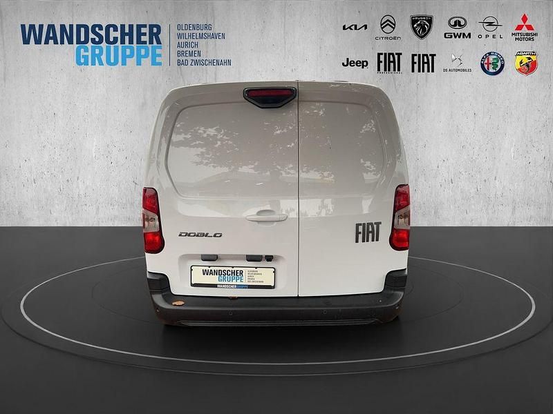 Neu Fiat Doblò 102 PS (75 kW) 2025 Weißandere Van / Kleinbus