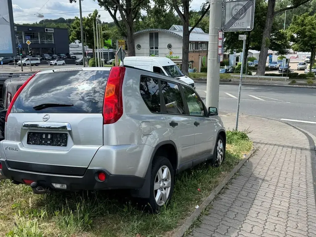 Gebraucht Nissan X-Trail XE 150 PS (110 kW) 2009 Silber SUV