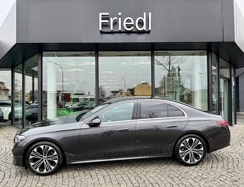 Gebraucht Mercedes E220 Exclusive 197 PS (144 kW) 2024 Grau Limousine