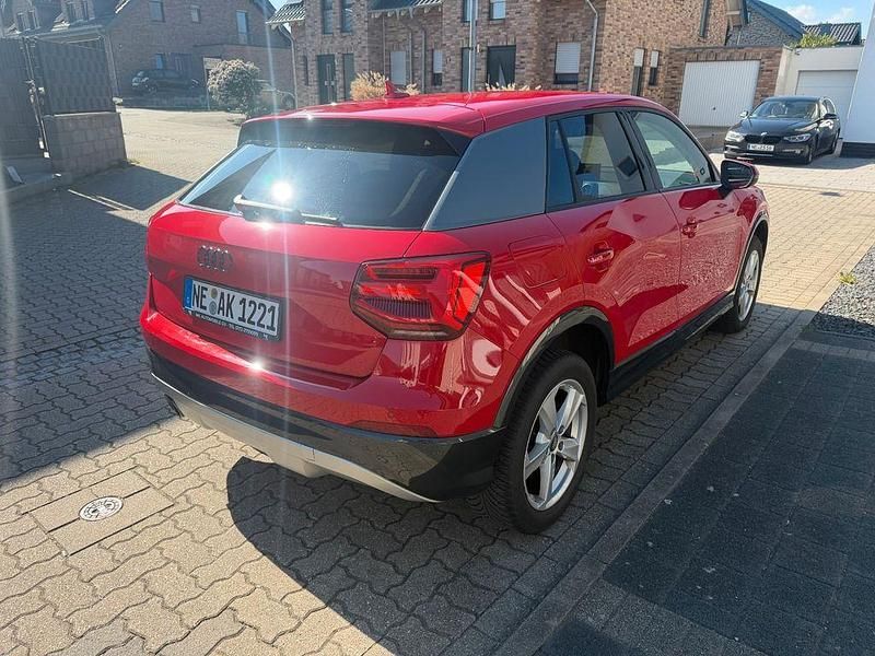 Gebraucht Audi Q2 Sport 150 PS (110 kW) 2018 Rot SUV