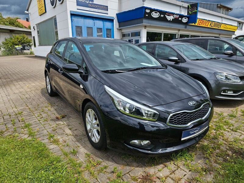 Schwarz Gebraucht 2014 Kia Ceed Edition 7 Limousine | 7.880 € (Fairer Preis) - Bild 1/4