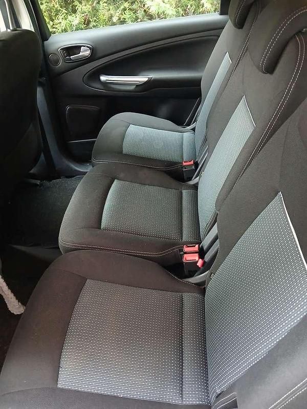Second-hand Ford S-MAX S 131 CP (96 kW) 2014 Monovolum