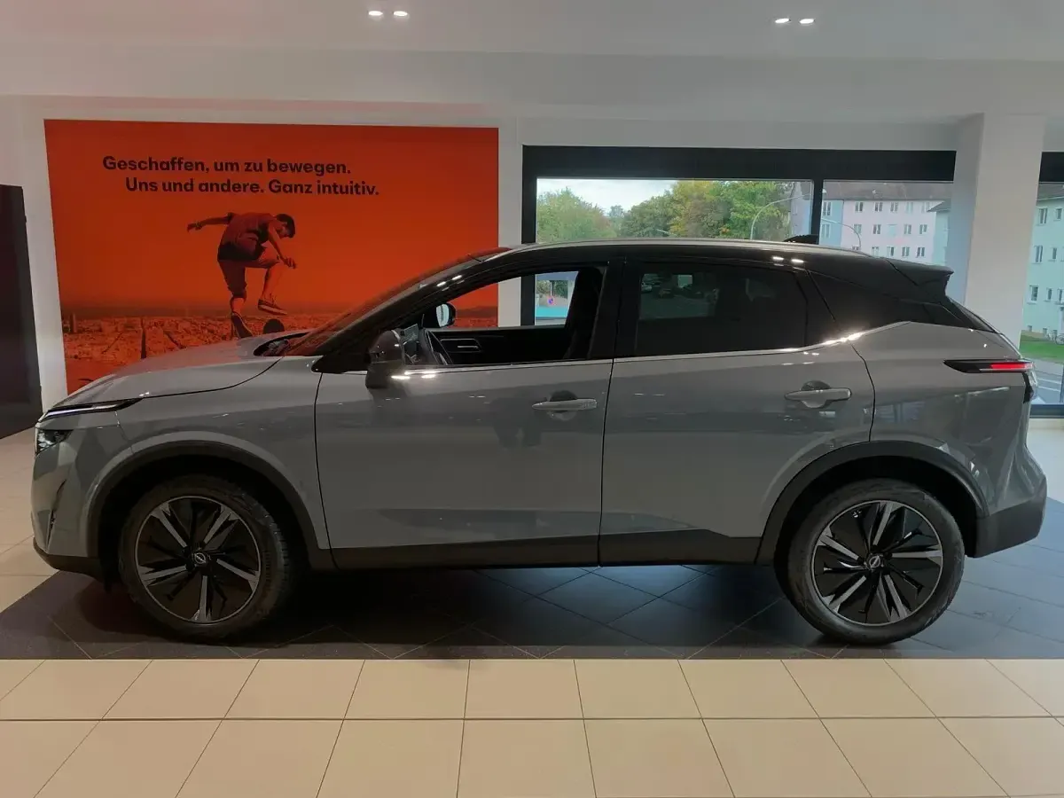 Neu Nissan Qashqai Tekna 158 PS (116 kW) 2025 Ceramic grey / black SUV