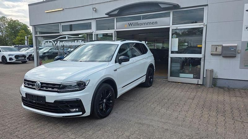 Weiß Gebraucht 2019 VW Tiguan Allspace Highline SUV | 31.990 € (Fairer Preis) - Bild 1/4