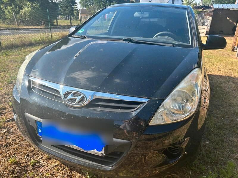 Schwarz Gebraucht 2009 Hyundai i20 Kleinwagen | 1.500 € (Guter Preis) - Bild 1/4